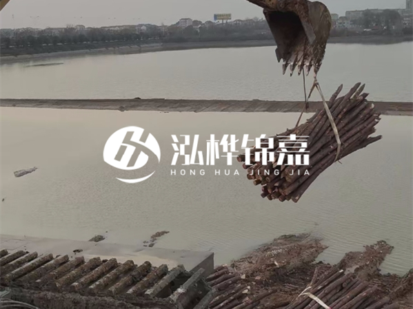 包工包料和清工施工哪種更劃算?1000根松木樁正常施工周期要多久?